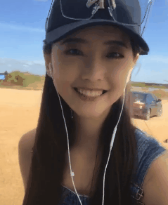 气质高颜值美女卖萌自拍GIF图gif动态gif搞笑图片