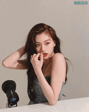 高颜值极品美女性感大波浪勾引诱惑GIF动图gif动态gif搞笑图片