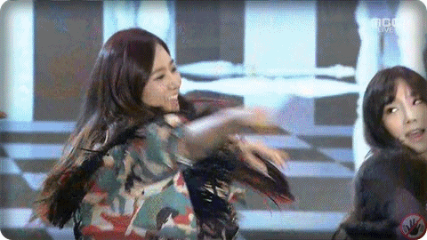 性感美女跳热舞GIF图gif动态gif搞笑图片