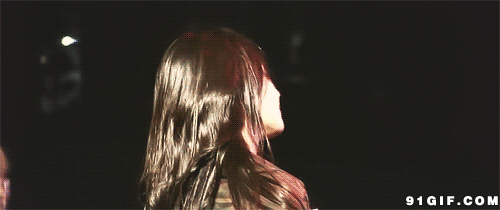 极品韩国美女回眸甩头发的性感诱惑GIF动图gif动态gif搞笑图片