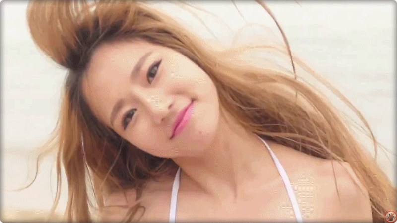 韩国金发美女模特跳舞甩头发GIF动图gif动态gif搞笑图片