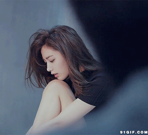 极品美女微风吹动发梢极致诱惑GIF动图gif动态gif搞笑图片