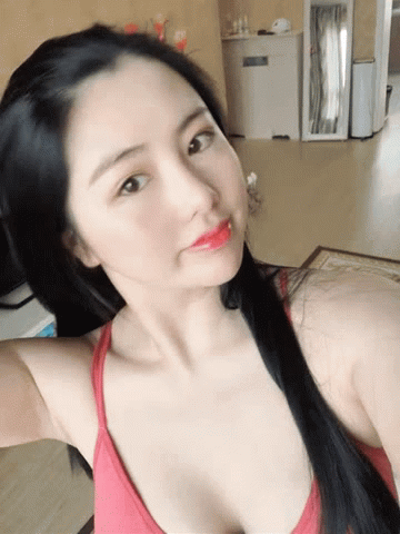 性感吊带美女极品尤物自拍GIF动图gif动态gif搞笑图片