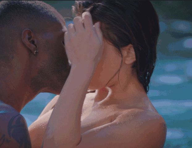 极品性感欧美美女泳池湿身诱惑GIF图片gif动态gif搞笑图片