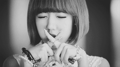 萌妹子娇羞卖萌gif动态图gif动态gif搞笑图片