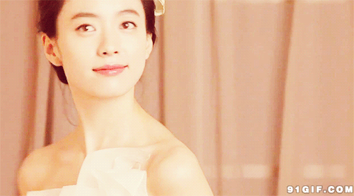 甜美清纯美女转头GIF动态图gif动态gif搞笑图片