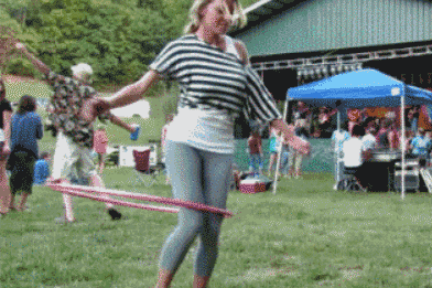 性感美女转呼啦圈翘臀诱惑GIF动图gif动态gif搞笑图片