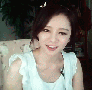 甜美清纯美女撒娇GIF动态图gif动态gif搞笑图片