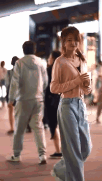 长腿美女网红街拍卖萌GIF动态图gif动态gif搞笑图片