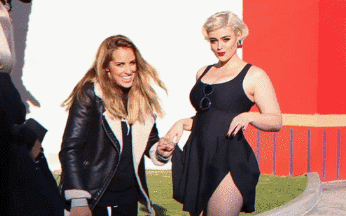 欧美大胸美女性感事业线诱惑GIF动图gif动态gif搞笑图片