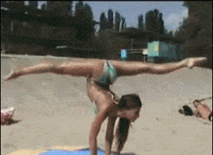 比基尼美女倒立劈叉GIF图片gif动态gif搞笑图片