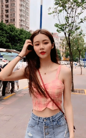 性感美女街拍跳舞GIF图片gif动态gif搞笑图片