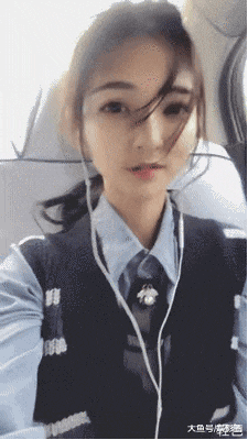 清纯美女制服诱惑GIF动图gif动态gif搞笑图片