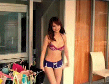 性感比基尼大胸美女搞怪GIF动态图gif动态gif搞笑图片