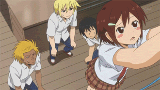 卡通动漫美女裙底走光的动态图片gif动态gif搞笑图片