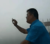 大海！为表达我的诚意我愿献上我的手机gif动态gif搞笑图片