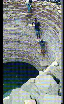 听说里面有鱼，咱们去看看gif动态gif搞笑图片