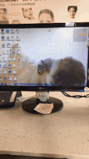 作为强迫症的患者，不适合这张壁纸gif动态gif搞笑图片