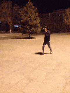 看我的隔一排打打牛gif动态gif搞笑图片