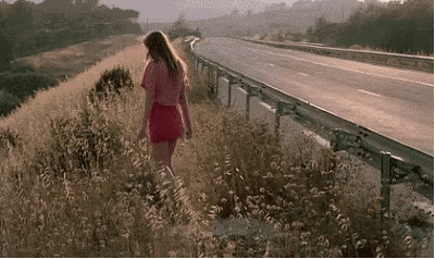 要是想见，给我打个电话就行。 人和人谈不上义务性地见面， 想见gif动态gif搞笑图片