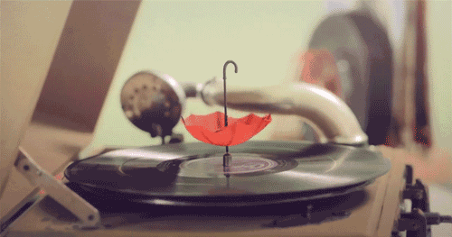 有一些人，这辈子都不会在一起，但是有一种感觉却可以藏在心里，gif动态gif搞笑图片