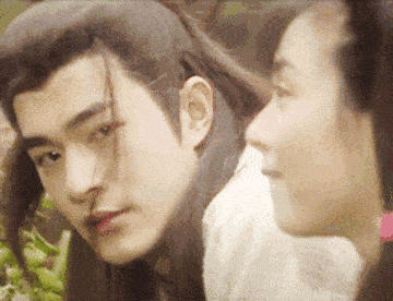 人之所以悲伤,  是因为我们留不住岁月;  而更无法面对的是有一日gif动态gif搞笑图片