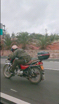 大型飙车现场gif动态gif搞笑图片