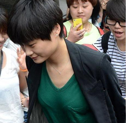 谁说春哥没有，好好看看！有！明星gif搞笑图片