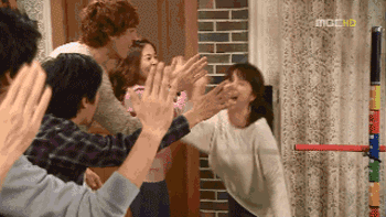 欢乐过头的节奏哇！明星gif搞笑图片