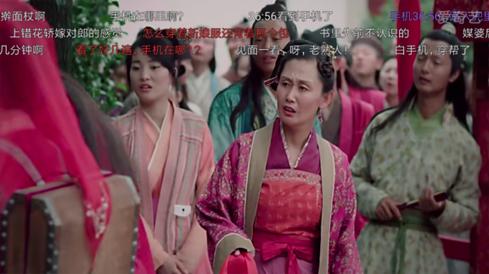 这白色手机简直明晃晃的~明星gif搞笑图片