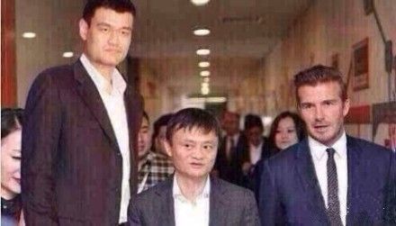 什么是高富帅？这才是高富帅，原来是个组合明星gif搞笑图片