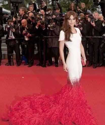 谢丽尔·科尔红裙过红毯明星gif搞笑图片