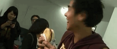 这是不是有点污？明星gif搞笑图片