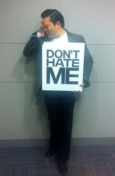 韩国艺人PSY上传搞笑照片 娇嗔：不要讨厌我明星gif搞笑图片