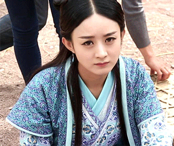 小骨还是那么可爱，萌萌哒明星gif搞笑图片