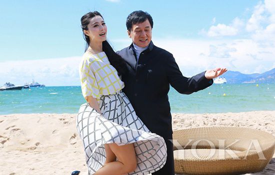 裙角飞扬倾倒众生的女星们 你最爱哪一个？明星gif搞笑图片