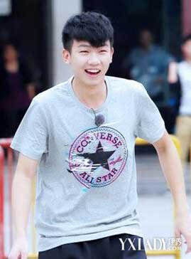 举纲明星家族的2天1夜明星gif搞笑图片