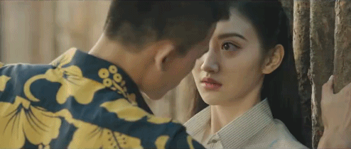 这就TM很尴尬了明星gif搞笑图片