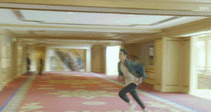 想抢新娘？先问问这桌子同不同意明星gif搞笑图片