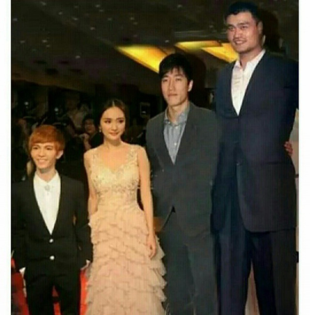 手机信号满格明星gif搞笑图片