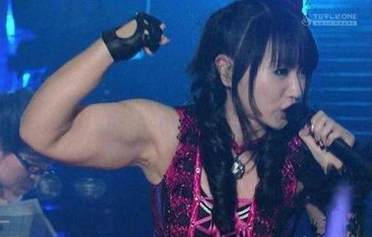 这个妹子是能打的明星gif搞笑图片