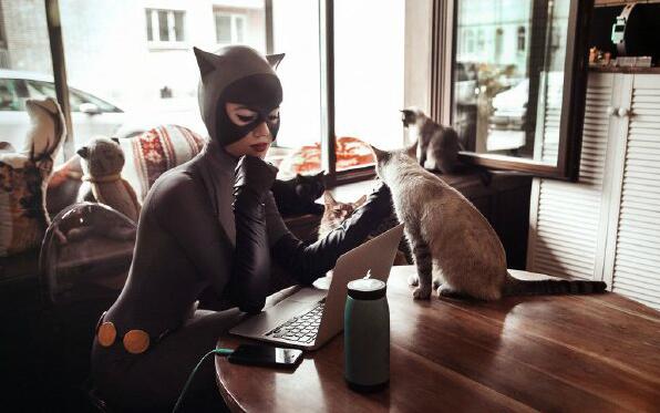 今天布鲁斯不在地球明星gif搞笑图片