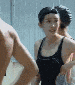 怯生生的样子 演员的自我修养明星gif搞笑图片