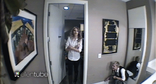 小样，看我吓不死你明星gif搞笑图片