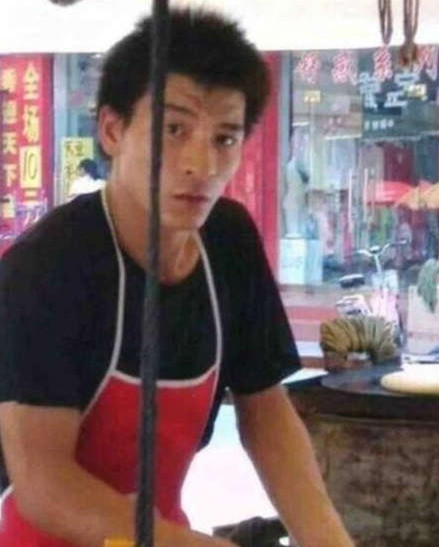 突然一看，有点像刘德华啊明星gif搞笑图片