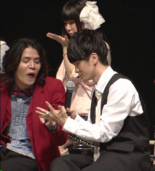 这掌纹让人爆笑明星gif搞笑图片