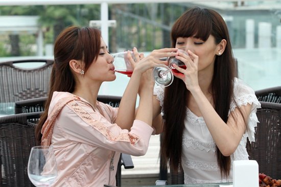 《等待绽放》热播 谋女郎李曼诠释物质女明星gif搞笑图片