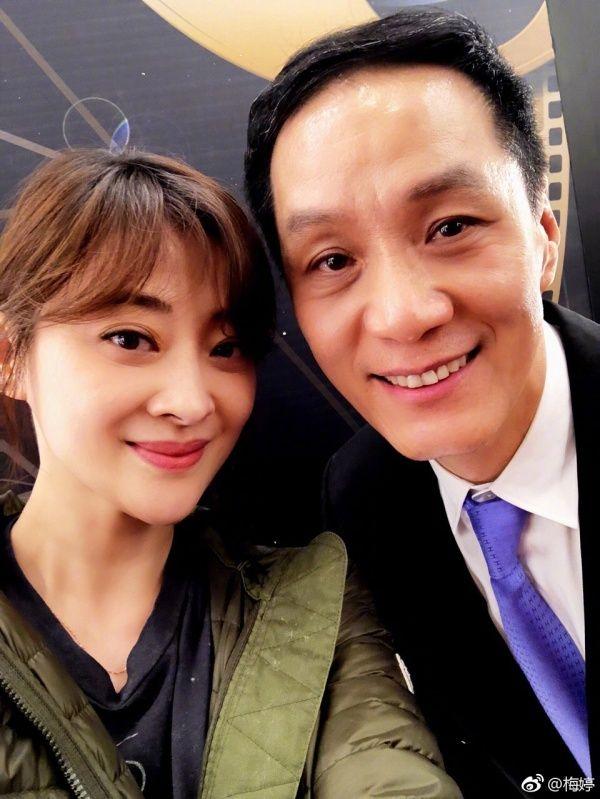 据说这两位是很多人的童年阴影明星gif搞笑图片