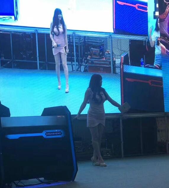 现在的直播完全不能信了明星gif搞笑图片