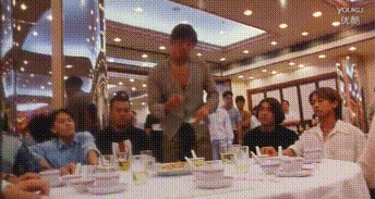 最烦乌鸦哥，跟他出去就特么没吃过一顿饱饭明星gif搞笑图片